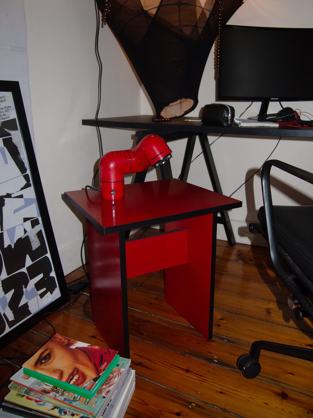 Basic bitch side table